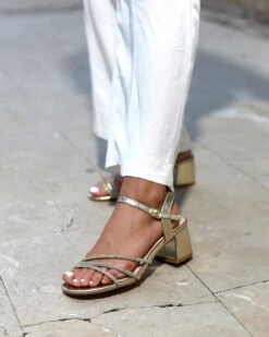 CARNATION -Heel Luxe Shop IMG 8821