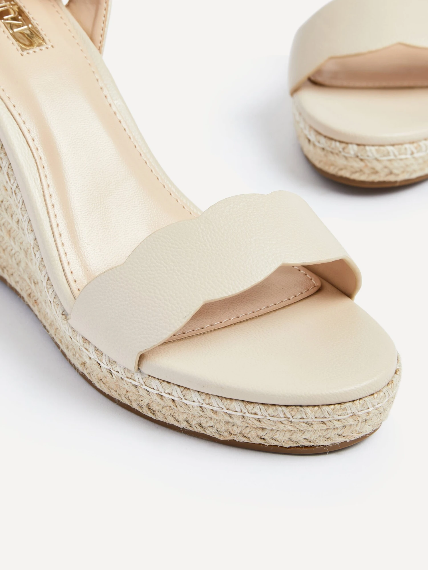 ITALY 6 ITALY - Image 4